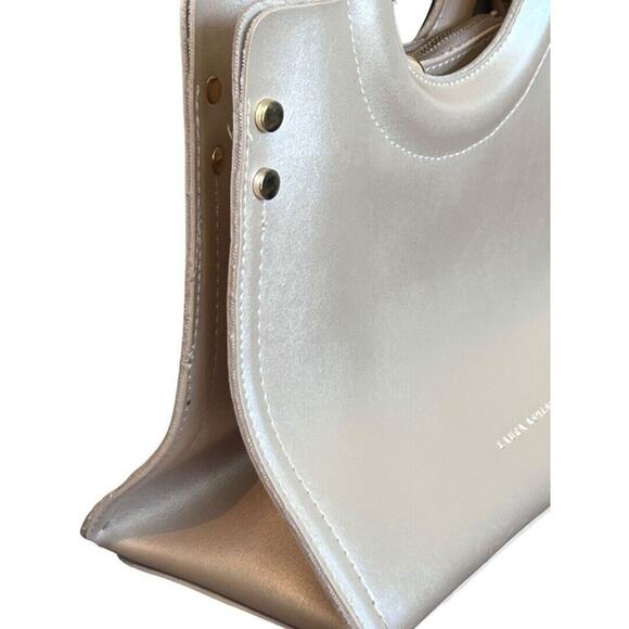 Laura Ashley Matte Gold Shoulder Bag Purse Wooden Handle Adjustable - Picture 7 of 16